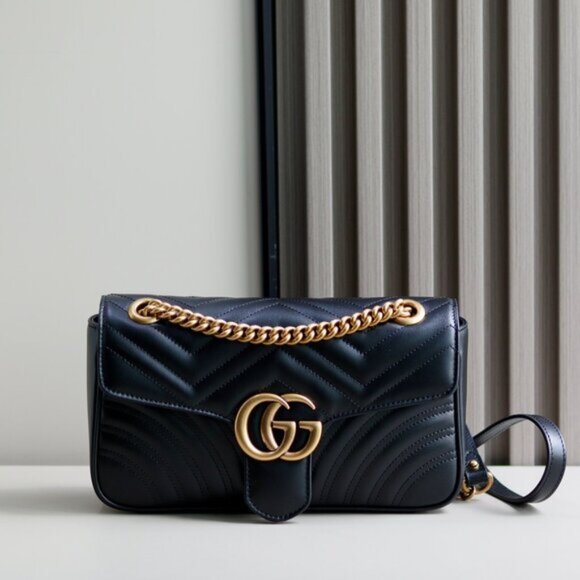 GUCCI Black Leather GG Marmont Shoulder Bag